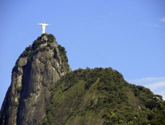 Viajando de carro pelo Rio de Janeiro