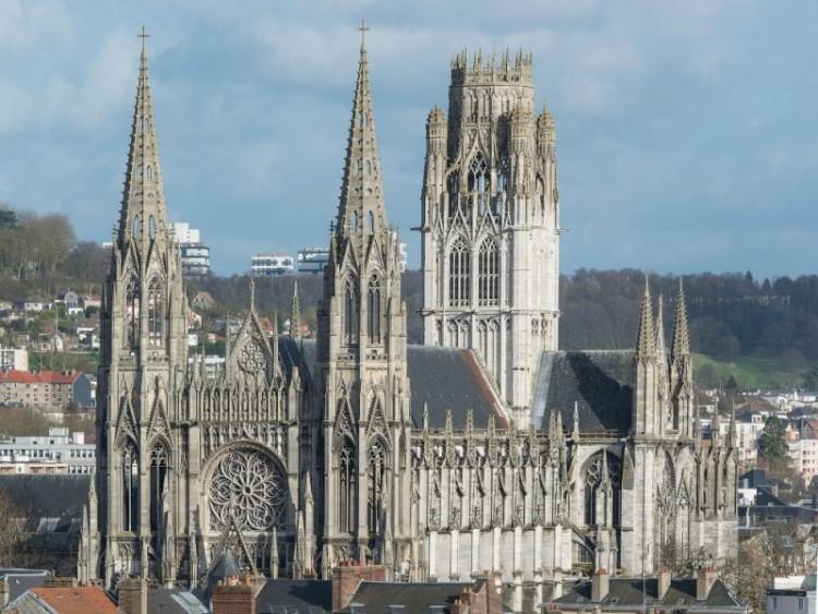 Cultura Medieval na Europa Catedral de St. Quen Daniel Vorndran Rouen França