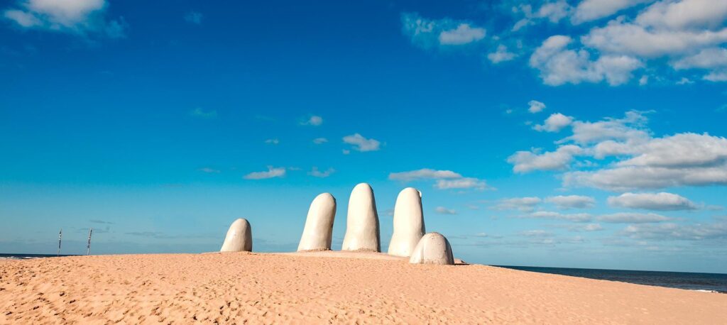 la mano punta del este