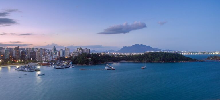 vista aérea de vitoria à noite