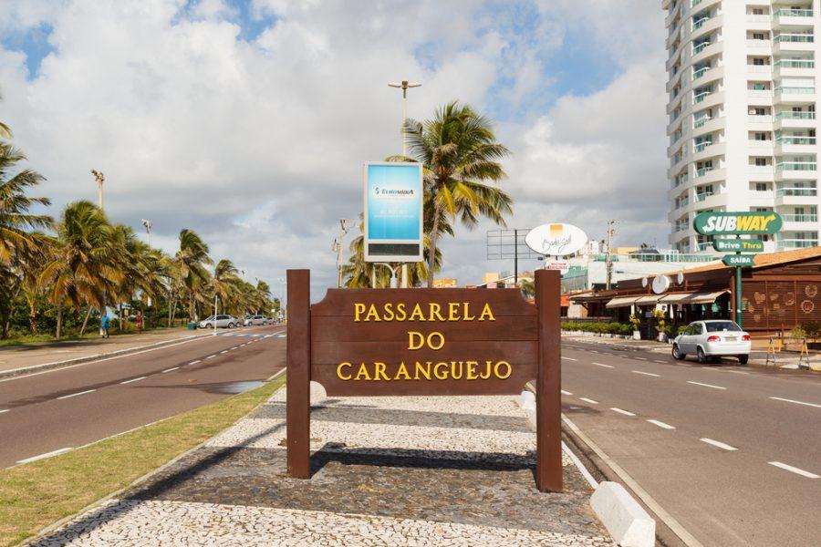 Placa que marca a Passarela do Caranguejo em Aracaju