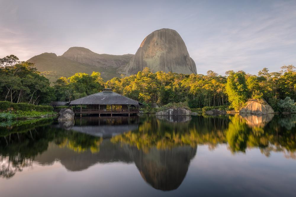 Lago Negro com Pedra Azul e a Rota do Lagarto