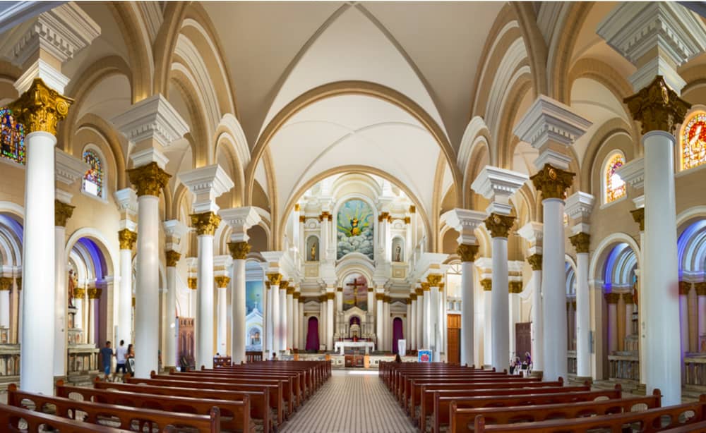 interior da catedral de são sebastião em ilhéus bahia