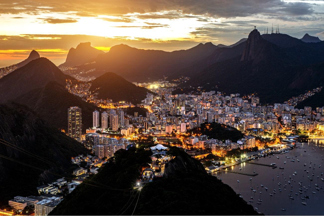 vista aérea do por do sol no rio de janeiro