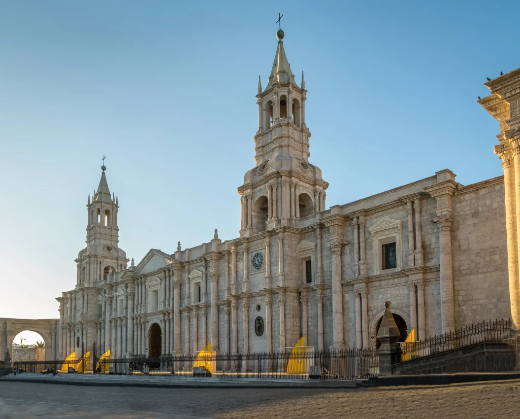 Catedral en la Plaza de Armas, Arequipa, Perú