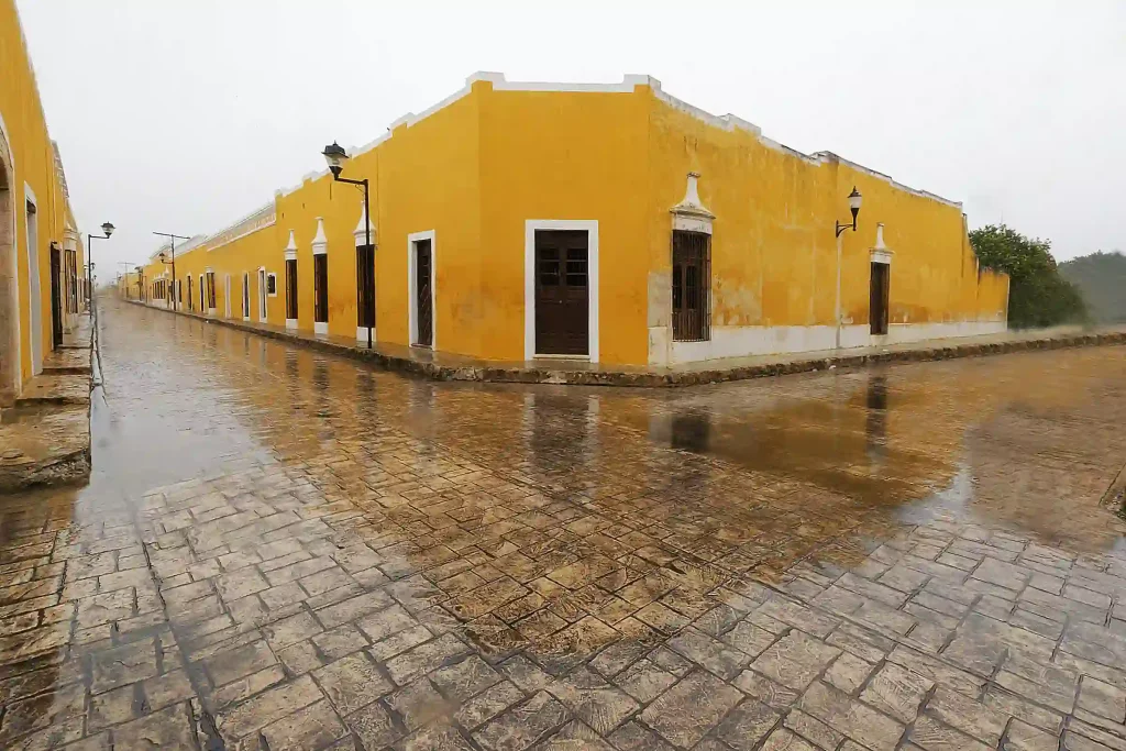 Edificio antiguo en Izamal, México