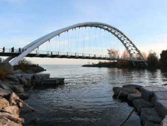 Foto de Humber Bay Arch Bridge, en Toronto.